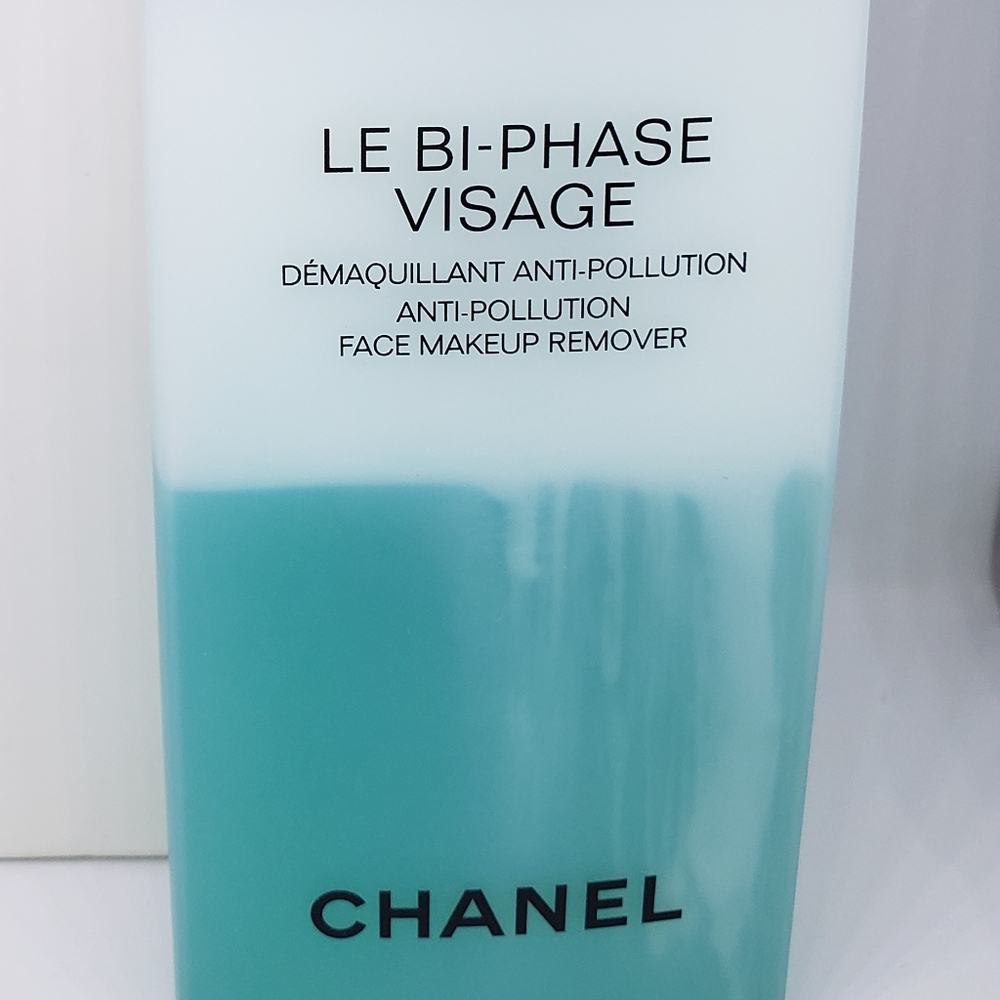 Le bi-phase visage face makeup remover